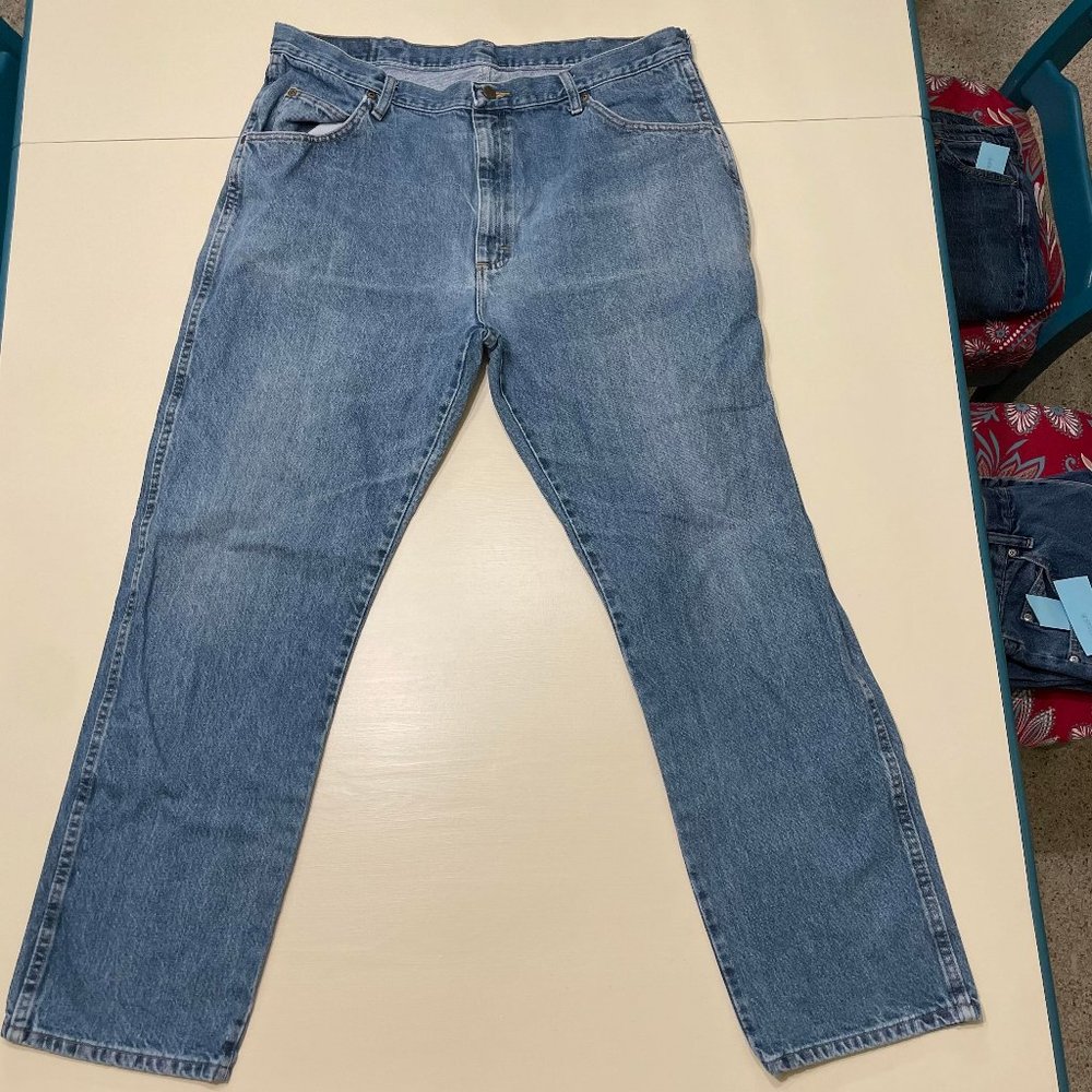 Wrangler men’s relaxed fit jeans SZ 40 X 32